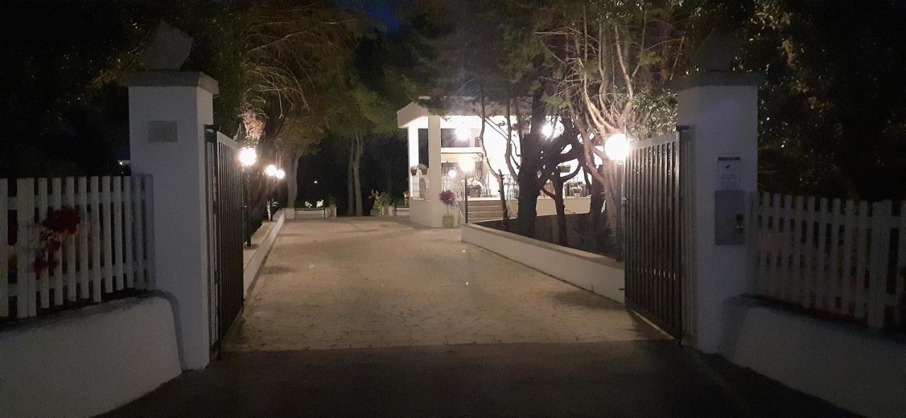 オストゥーニ Al Pineto San Matteoヴィラ エクステリア 写真
